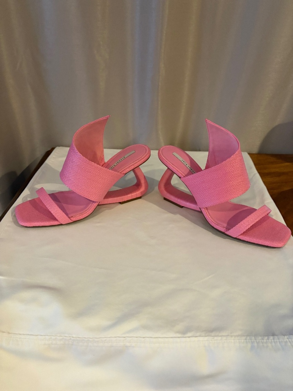 Gianni Bini Pelle Pink Raffia Platform Sandals - Size 11M (New)